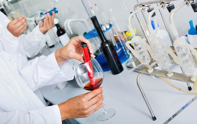 Quality_control_lab_winemaker_quality_testing_wine_at_lab_677x428